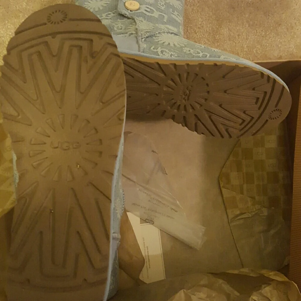 Rare Ugg boots size  8